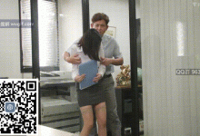 新来的女秘书酥胸可爱，猥琐上司想方设法潜规则她-解解图解