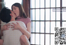 少妇和丈夫搬到乡下住，没想到初次见面的公公是大学时代猥亵自己的痴汉④-解解图解