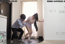 女朋友的脚扭到了,我好心给她请个按摩师,最后竟然给我戴绿帽子-解解图解