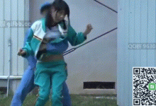 经典补档:GIF剧情图解3出处,装修工人连下课的女学生都不放过-解解图解