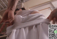 GIF剧情图解3出处,浑身都是青春汁液!皮肤白嫩的妹子就是好-解解图解