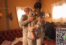 GIF剧情图解2出处,撞见工厂里的女上司偷情,这下有了把柄还不乖乖听话-解解图解