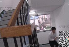 GIF剧情图解3出处,我的桃花运也太好了吧!总是能吃到女同学的豆腐-解解图解