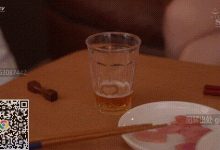 她是我的嫂子,很久没见面了,哥哥出差不在家,现在嫂子属于我一个人的-解解图解